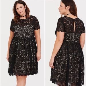 NWOT Torrid Sweetheart Neck skater lace dress size 1